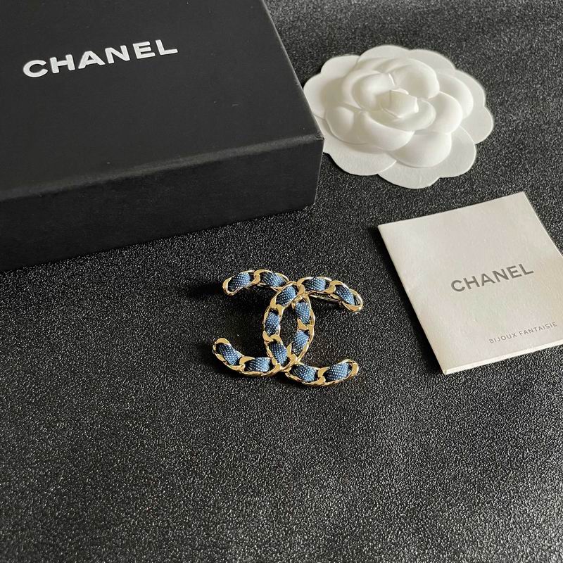 Chanel Brooch 10yxx28 (2)