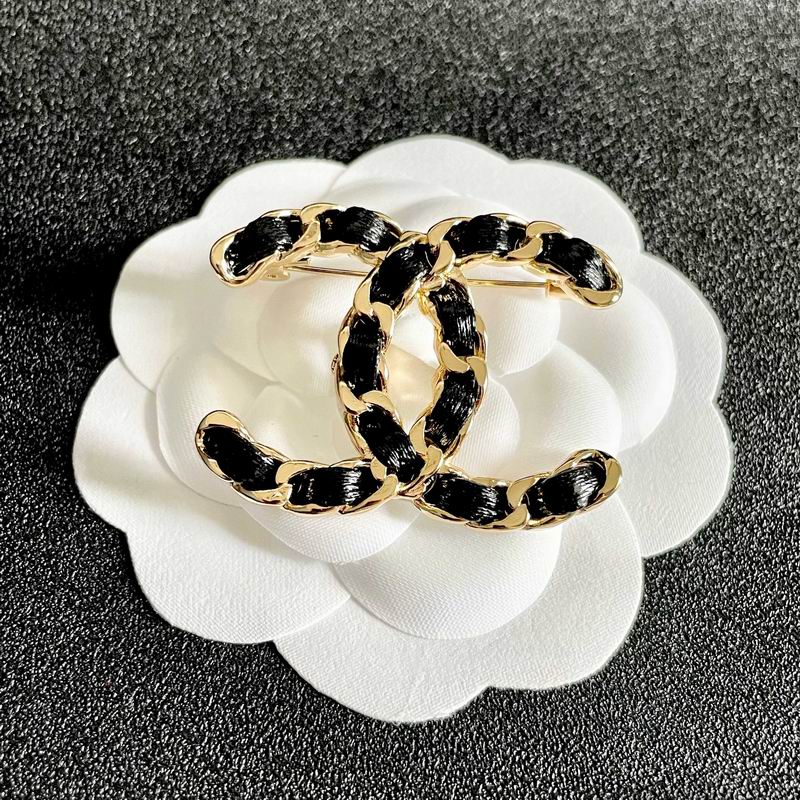 Chanel Brooch 10yxx28 (8)