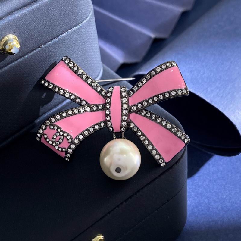 Chanel Brooch 10yxx29 (1)