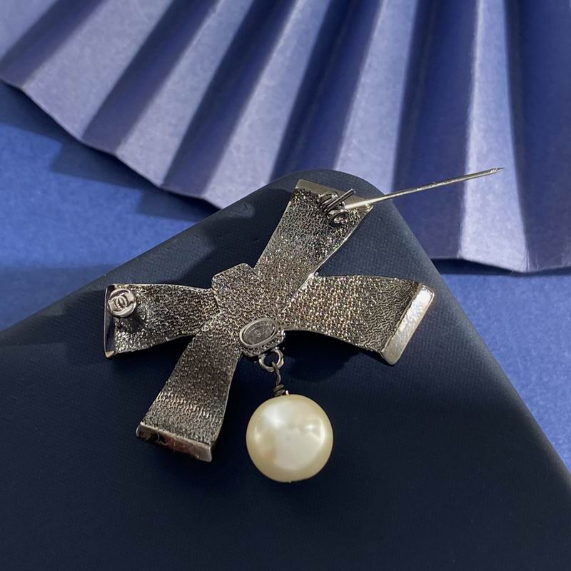 Chanel Brooch 10yxx29 (3)