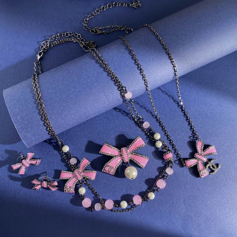 Chanel Brooch 10yxx29 (6)