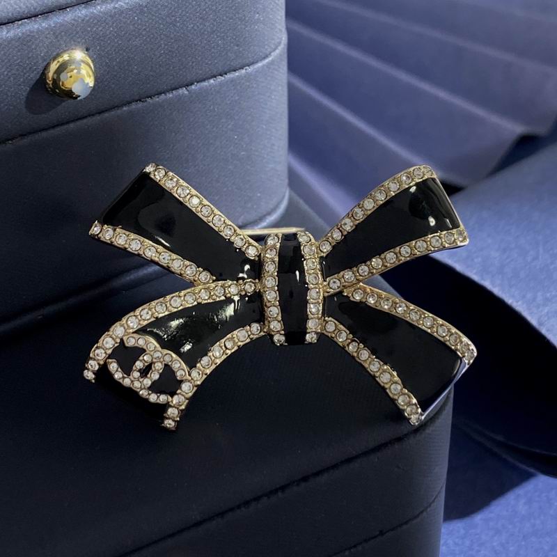 Chanel Brooch 10yxx29 (8)