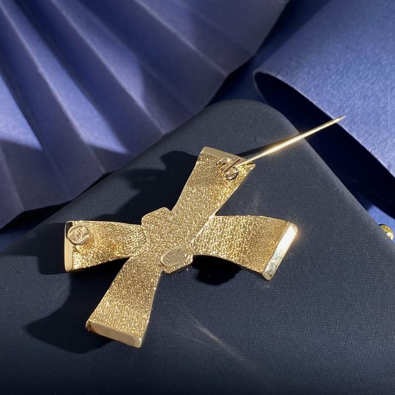 Chanel Brooch 10yxx29 (9)