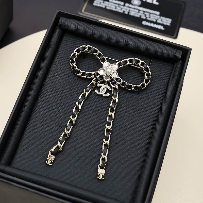 Chanel Brooch 10yxx30 (2)