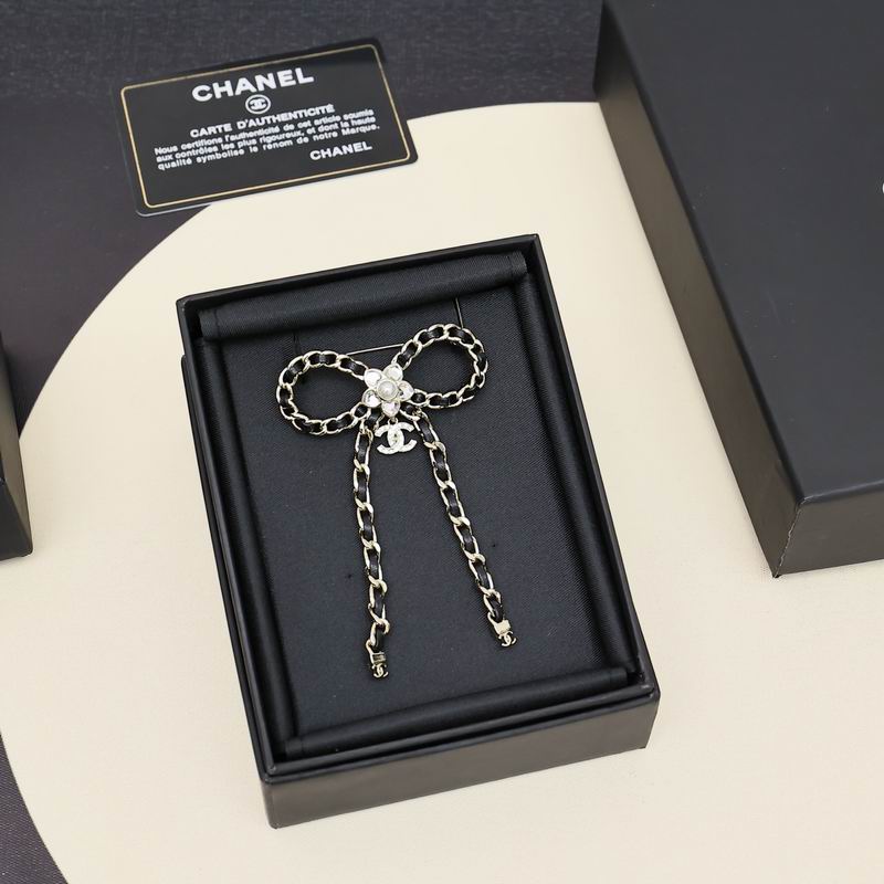 Chanel Brooch 10yxx30 (3)