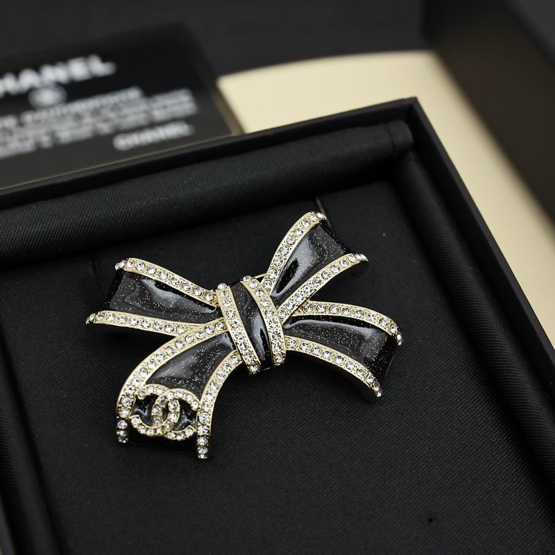 Chanel Brooch 10yxx31 (10)