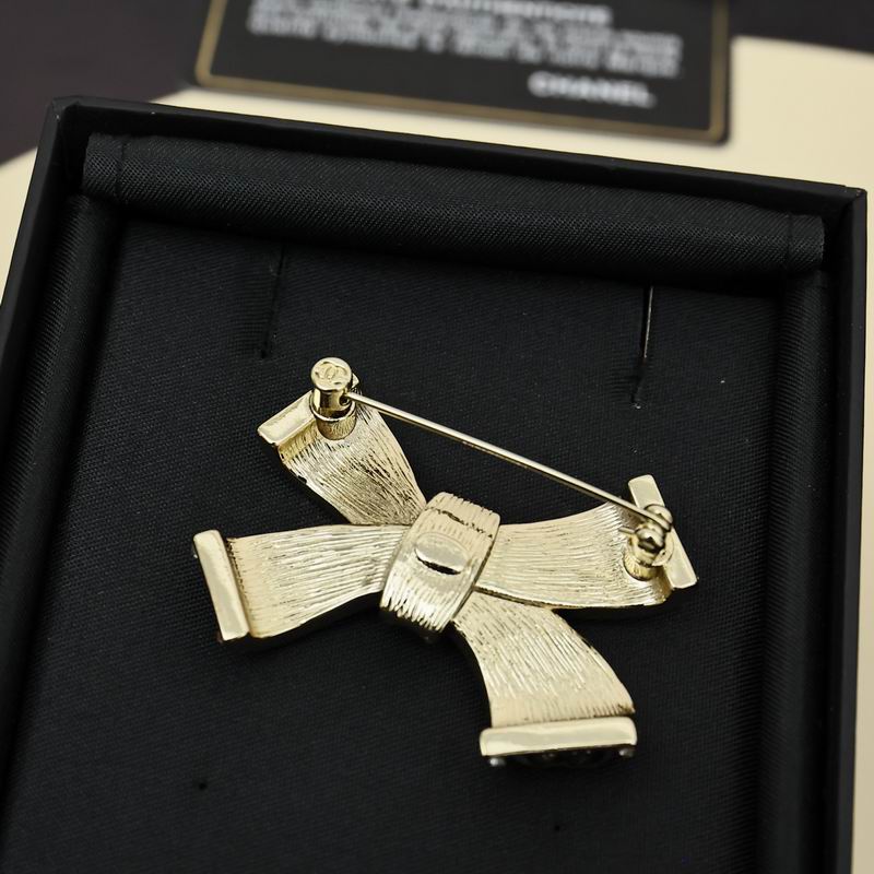Chanel Brooch 10yxx31 (11)