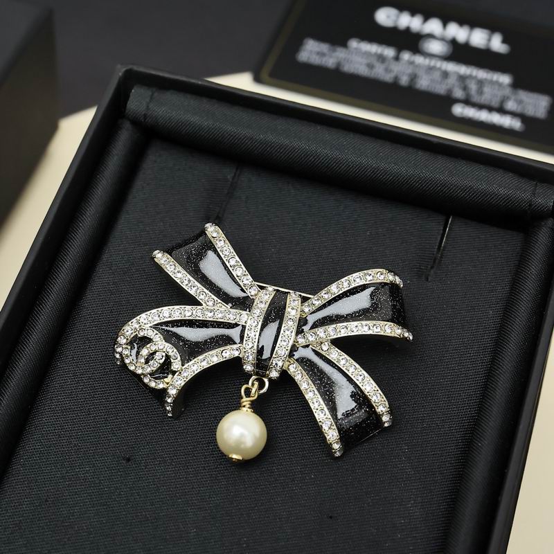Chanel Brooch 10yxx31 (4)
