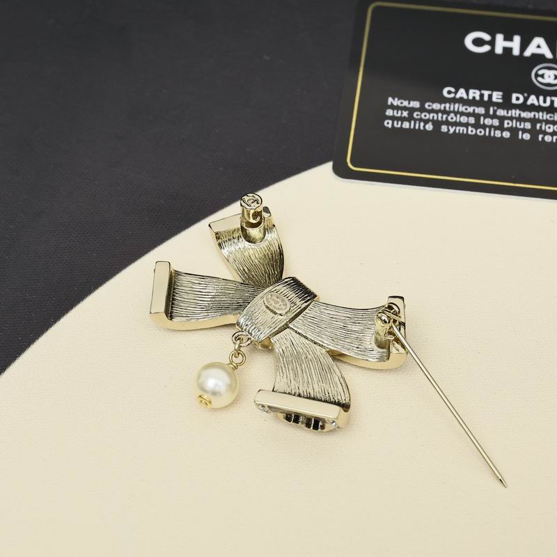 Chanel Brooch 10yxx31 (6)