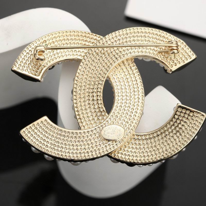 Chanel Brooch 10yxx32 (3)