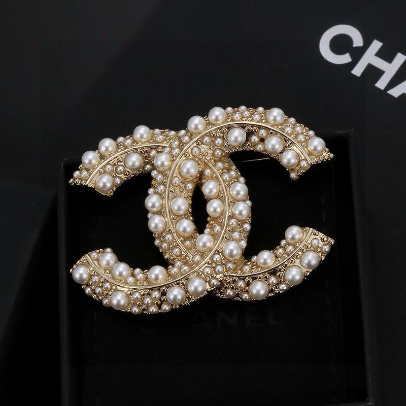 Chanel Brooch 10yxx33 (3)