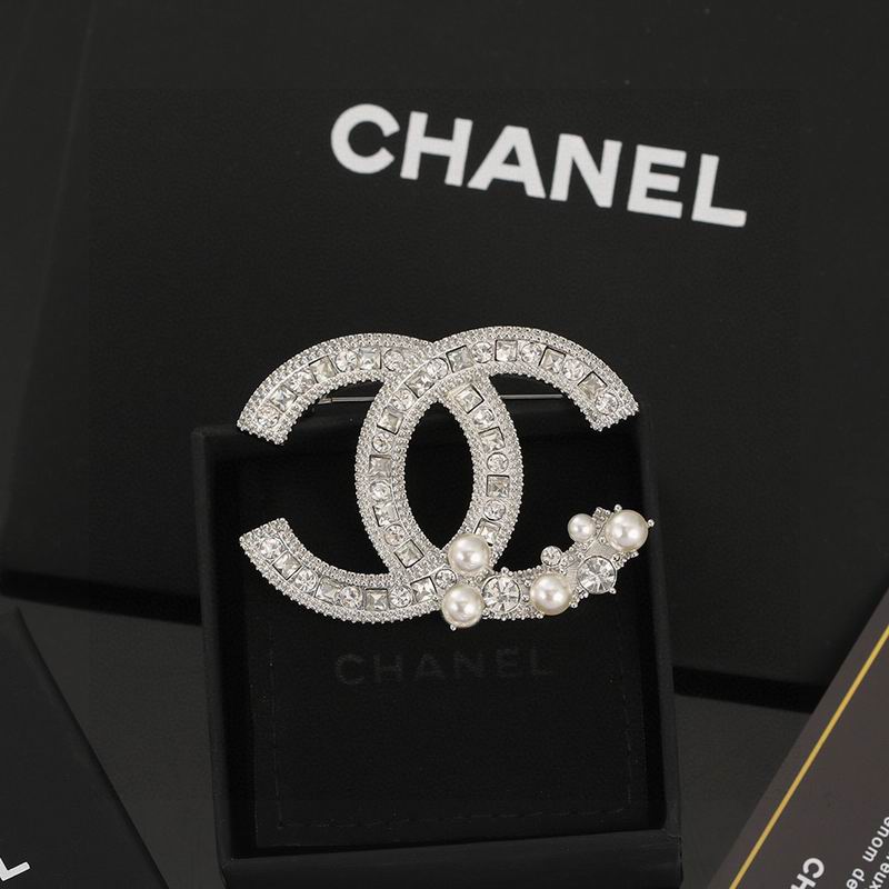 Chanel Brooch 10yxx34 (1)
