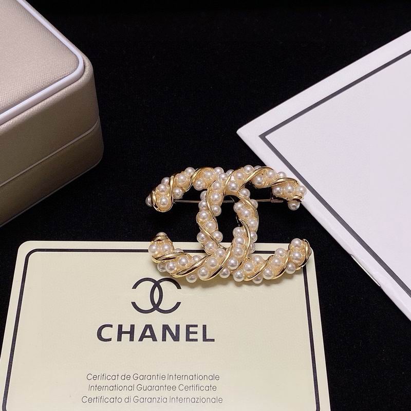 Chanel Brooch 10yxx35 (6)