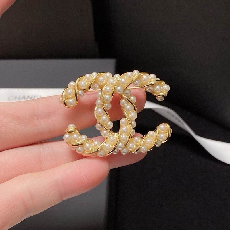 Chanel Brooch 10yxx35 (7)
