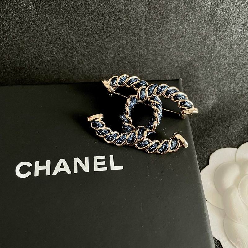 Chanel Brooch 10yxx36 (10)