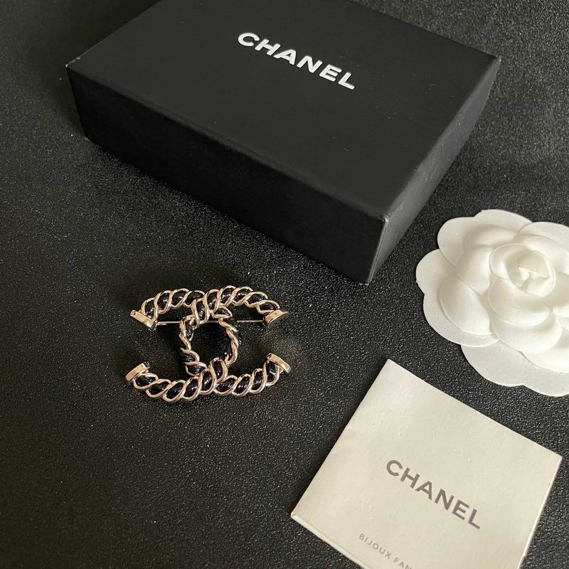Chanel Brooch 10yxx36 (2)