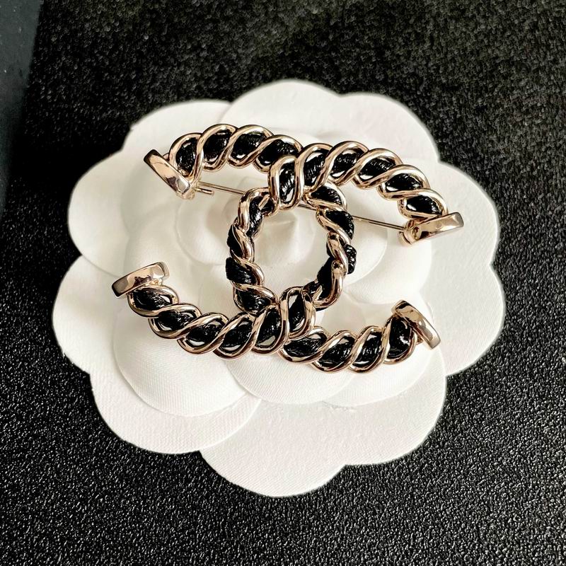 Chanel Brooch 10yxx36 (5)