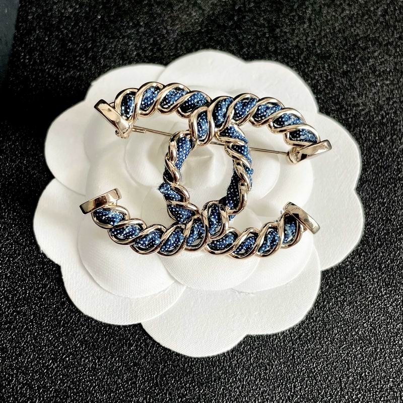 Chanel Brooch 10yxx36 (9)