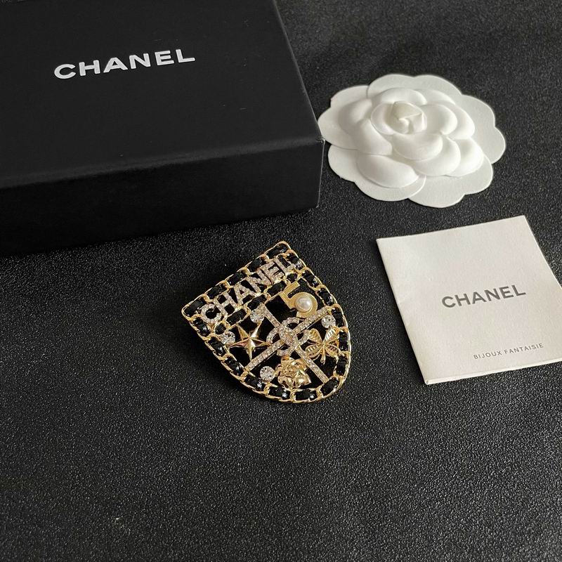 Chanel Brooch 10yxx37 (2)