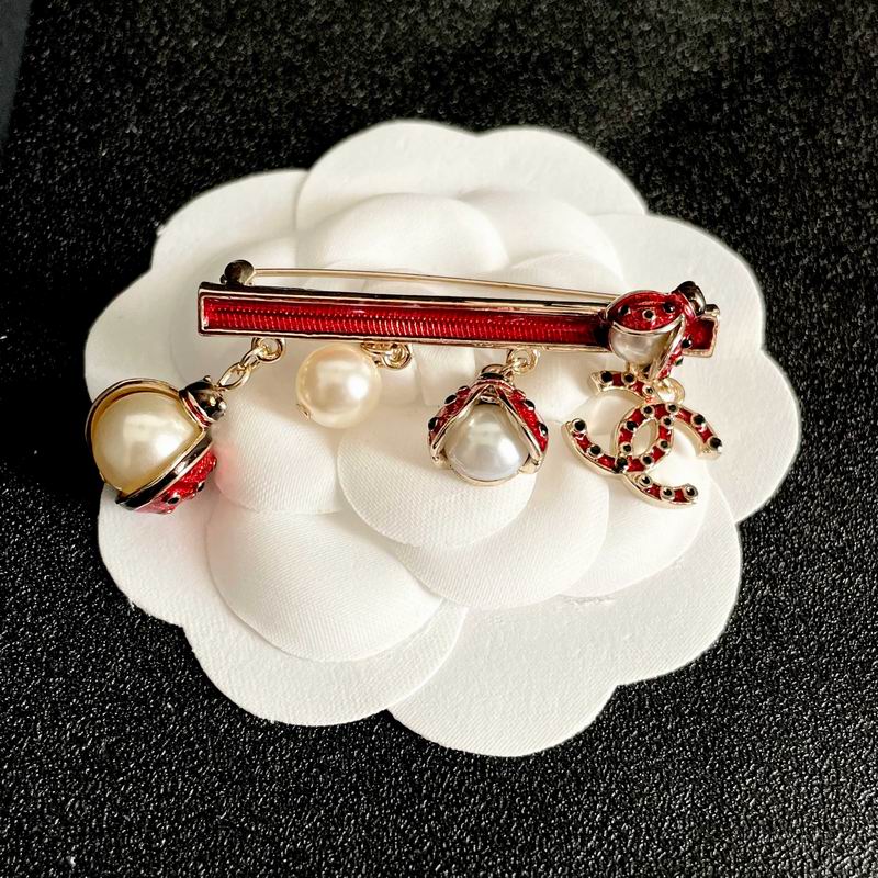 Chanel Brooch 10yxx38 (4)