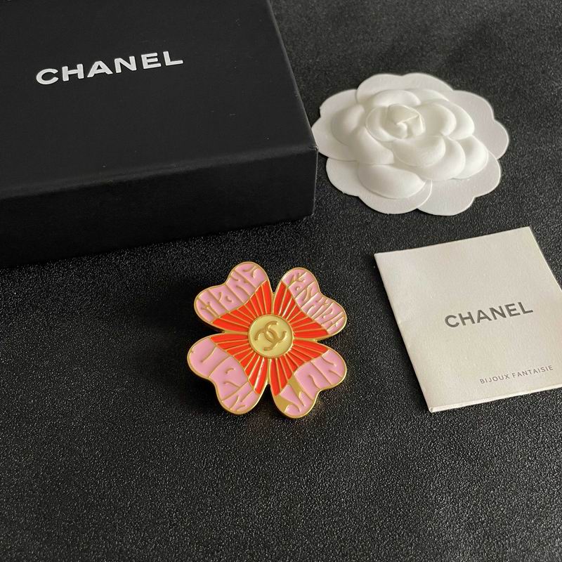 Chanel Brooch 10yxx39 (2)