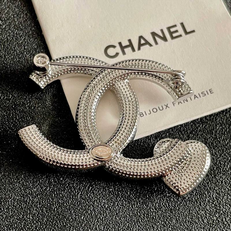 Chanel Brooch 10yxx40 (3)