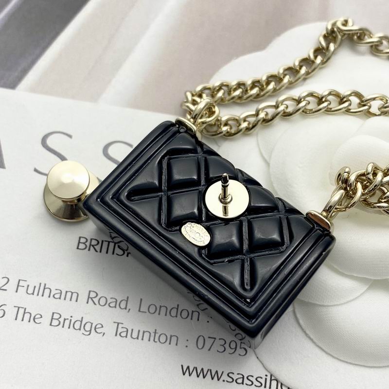 Chanel Brooch 10yxx41 (2)