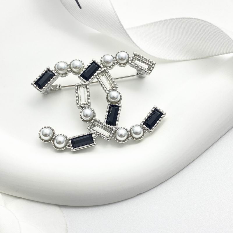 Chanel Brooch 10yxx42 (4)