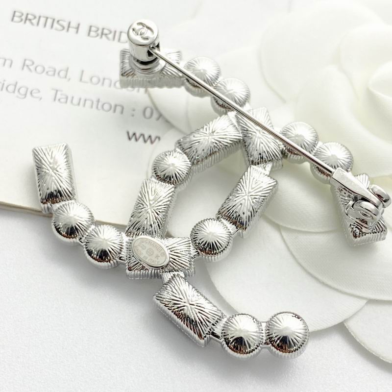 Chanel Brooch 10yxx42 (7)