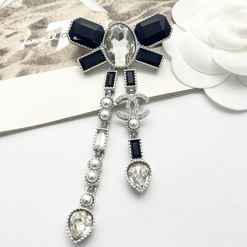 Chanel Brooch 10yxx43 (5)