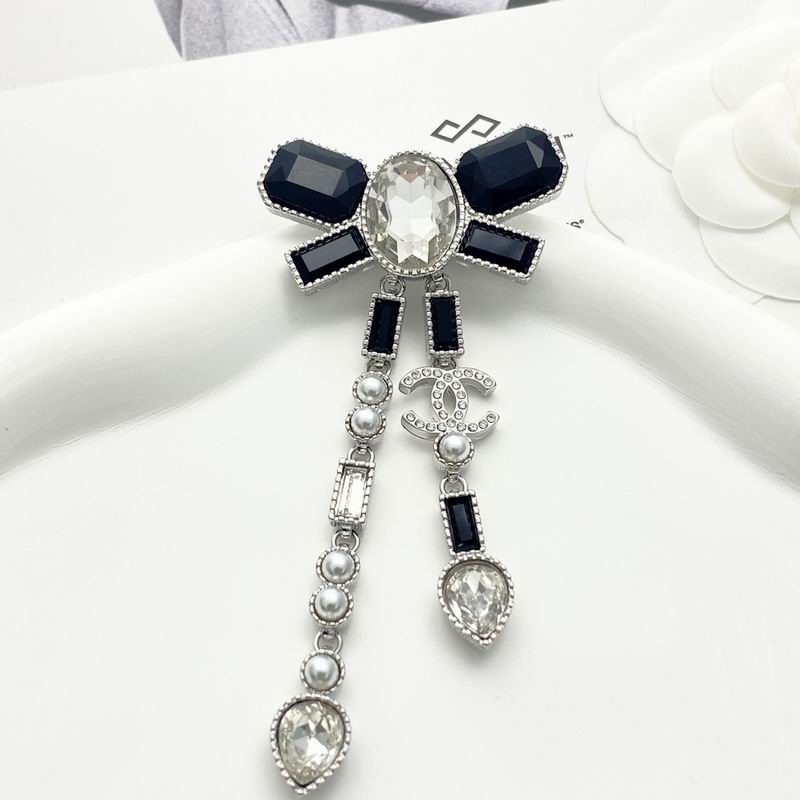 Chanel Brooch 10yxx43 (7)