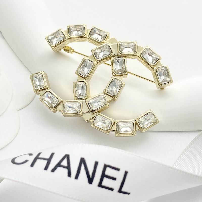 Chanel Brooch 10yxx44 (1)