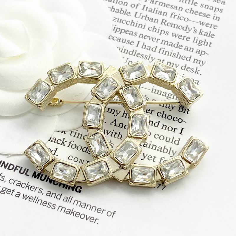 Chanel Brooch 10yxx44 (2)