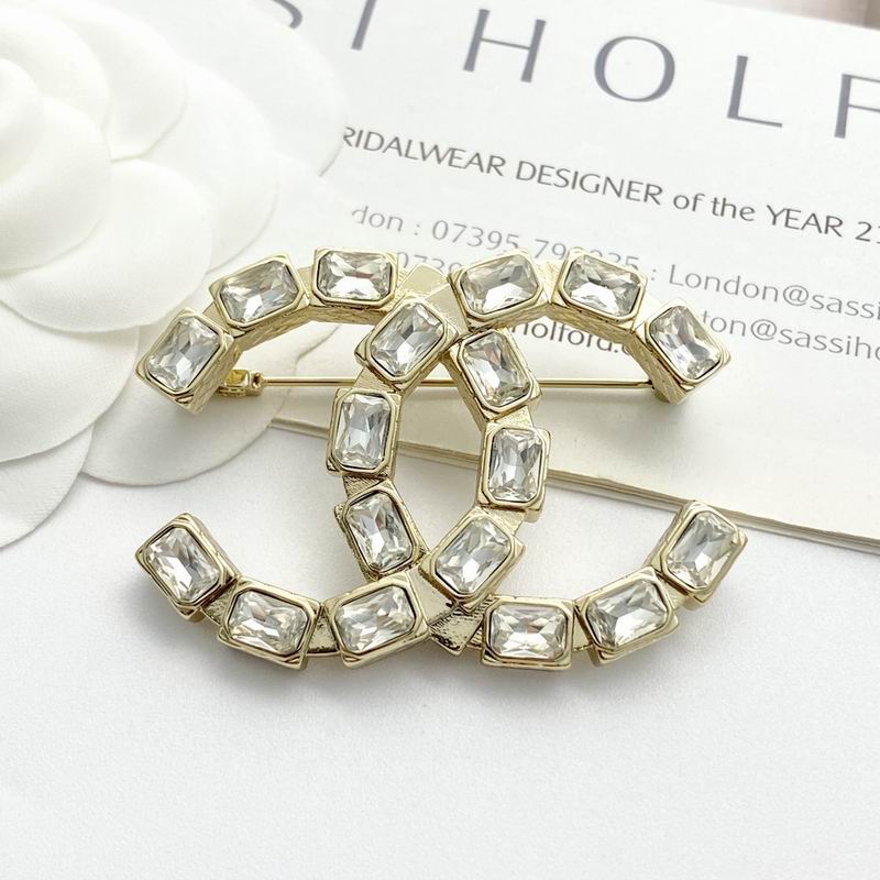 Chanel Brooch 10yxx44 (6)