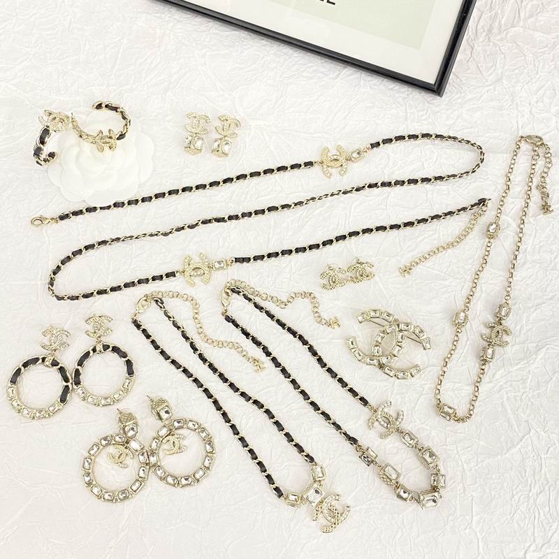 Chanel Brooch 10yxx44 (8)