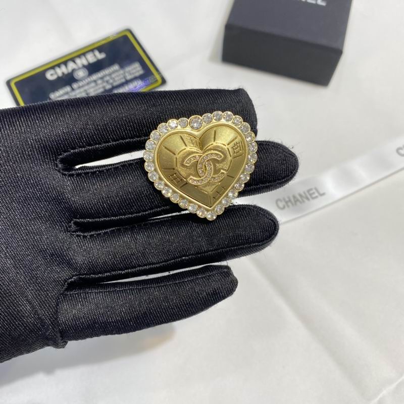 Chanel Brooch 10yxx45 (1)