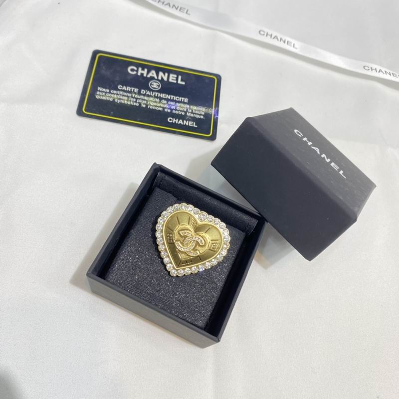 Chanel Brooch 10yxx45 (2)