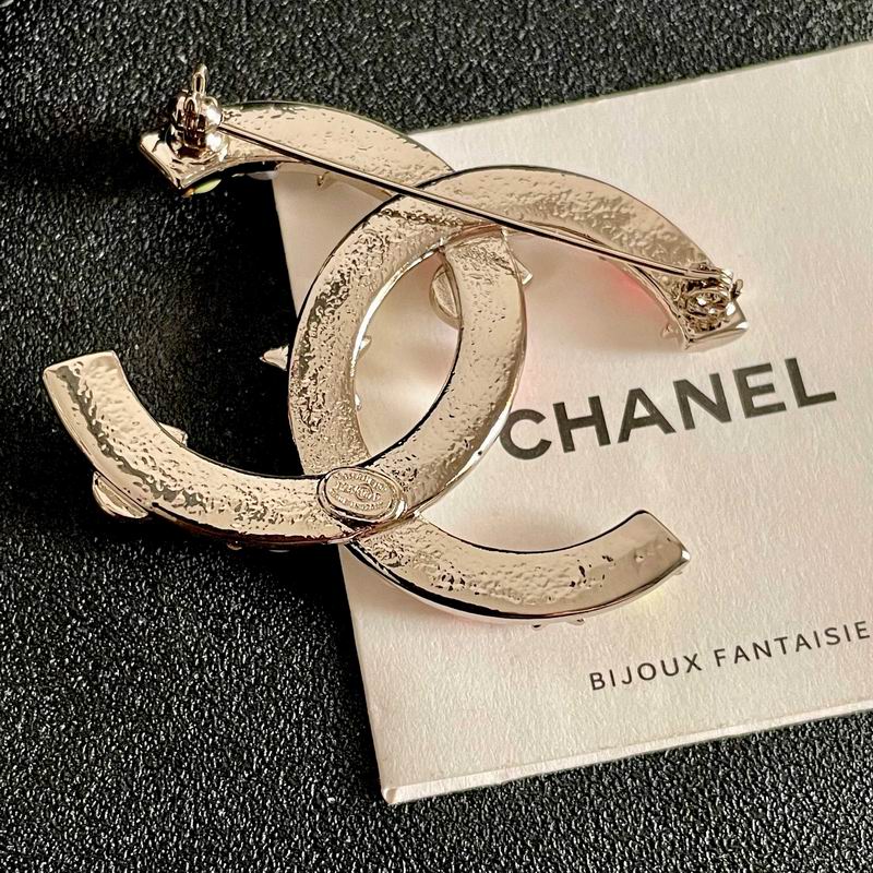 Chanel Brooch 10yxx46 (3)