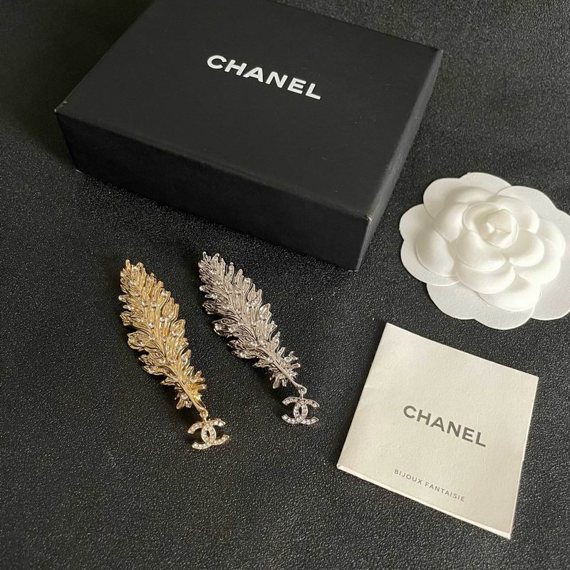 Chanel Brooch 10yxx47 (1)