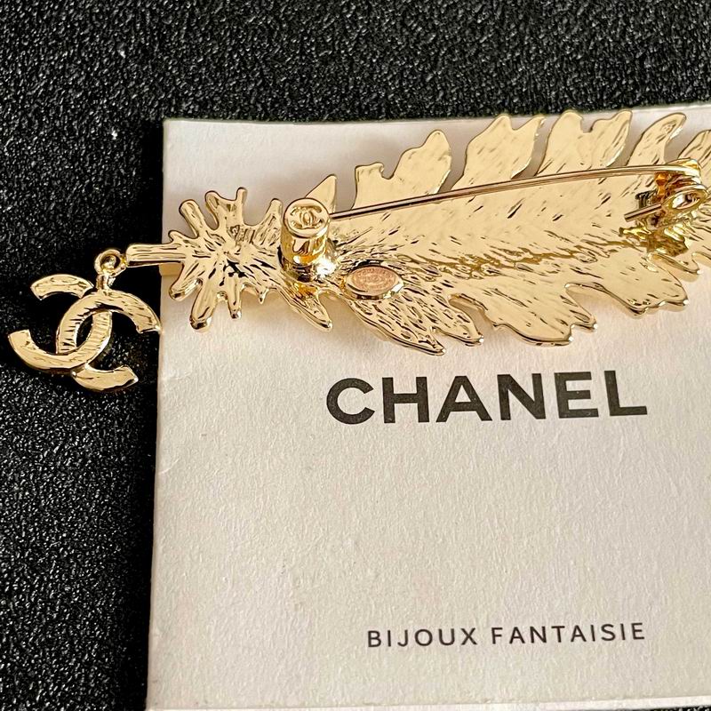 Chanel Brooch 10yxx47 (8)
