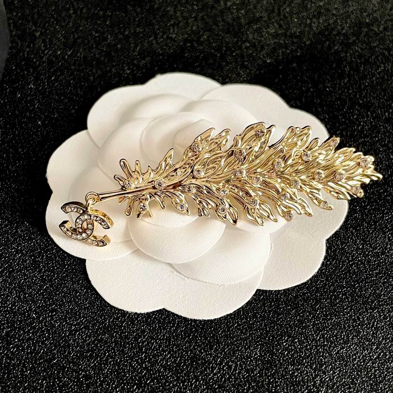Chanel Brooch 10yxx47 (9)