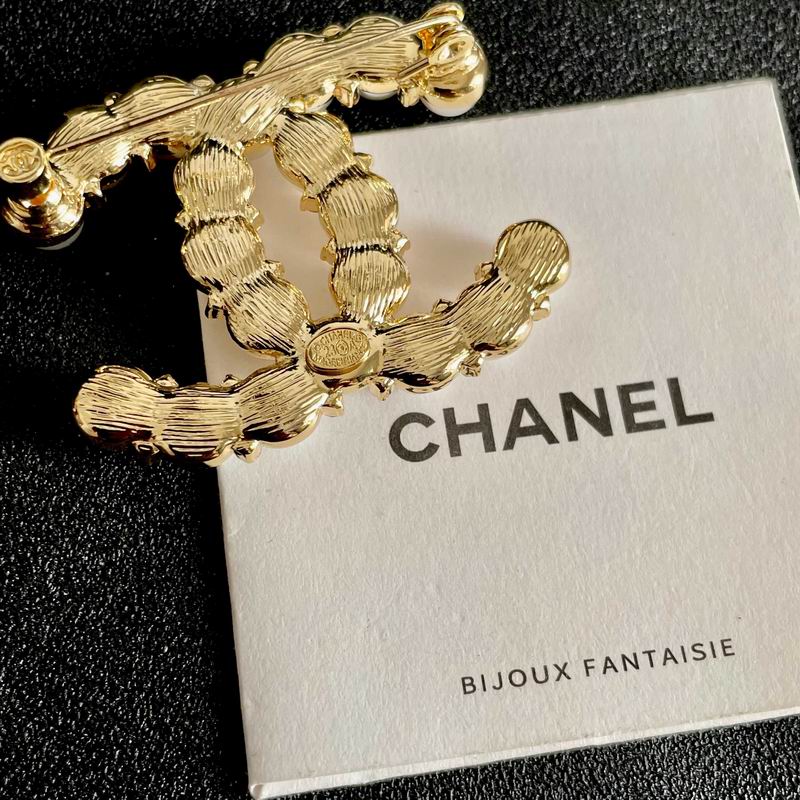 Chanel Brooch 10yxx49 (3)
