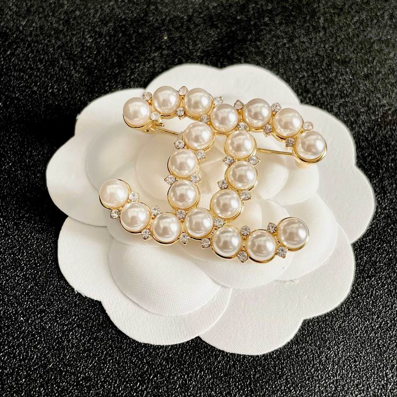 Chanel Brooch 10yxx49 (4)