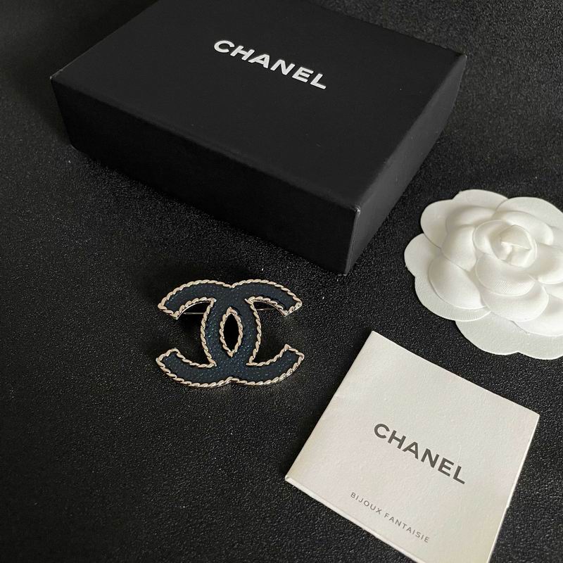 Chanel Brooch 10yxx50 (1)