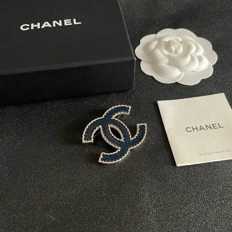 Chanel Brooch 10yxx50 (2)