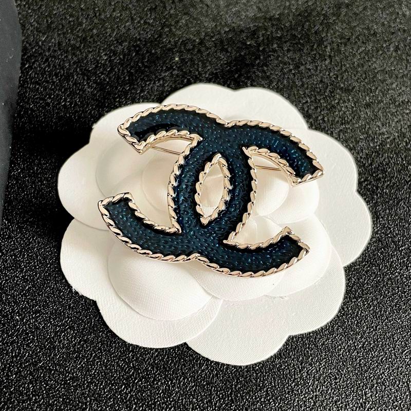 Chanel Brooch 10yxx50 (4)