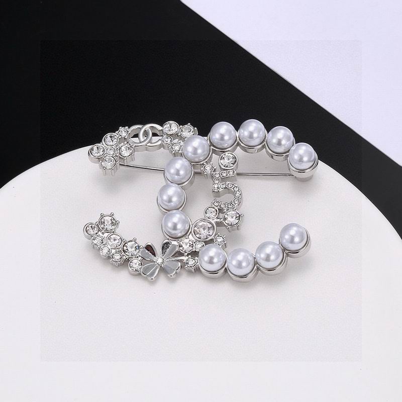 Chanel Brooch 10yxx51 (4)
