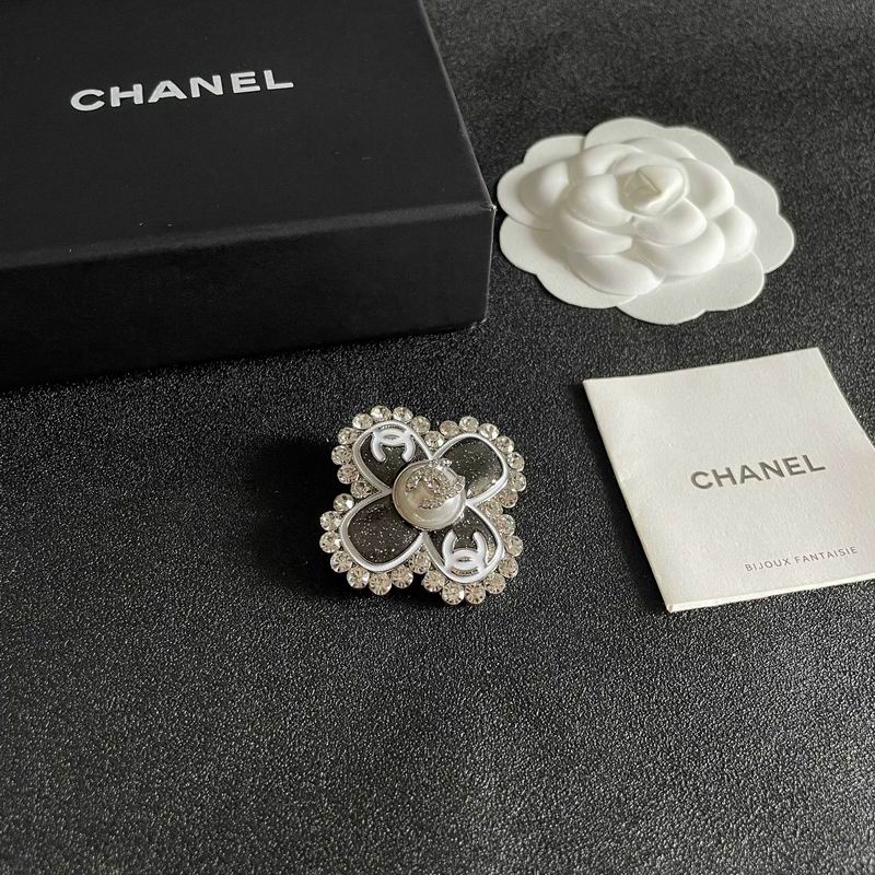 Chanel Brooch 10yxx58 (4)