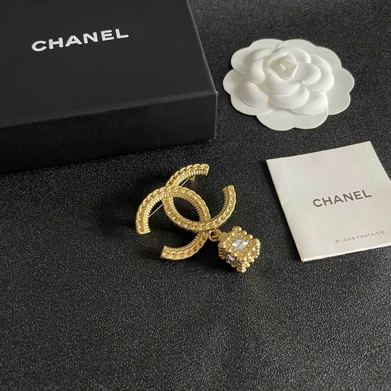 Chanel Brooch 10yxx59 (2)
