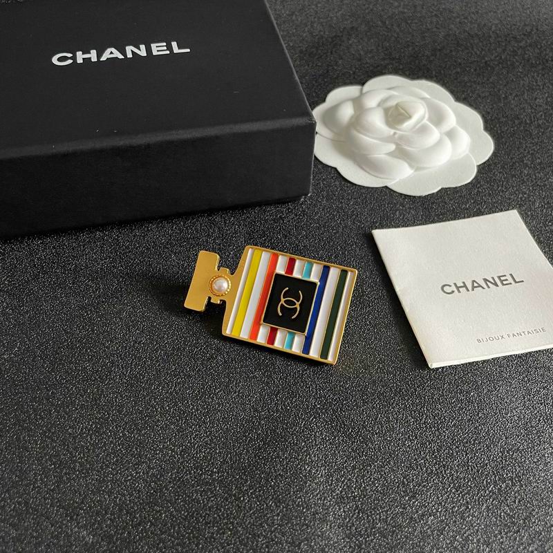 Chanel Brooch 10yxx60 (2)